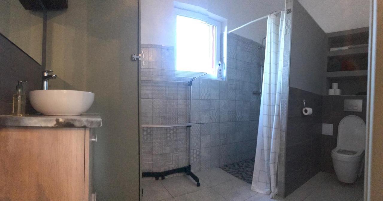 La Gaite De Louvignies Apartment Bagian luar foto